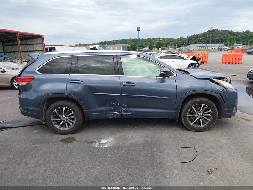 TOYOTA HIGHLANDER - zdjęcie 13