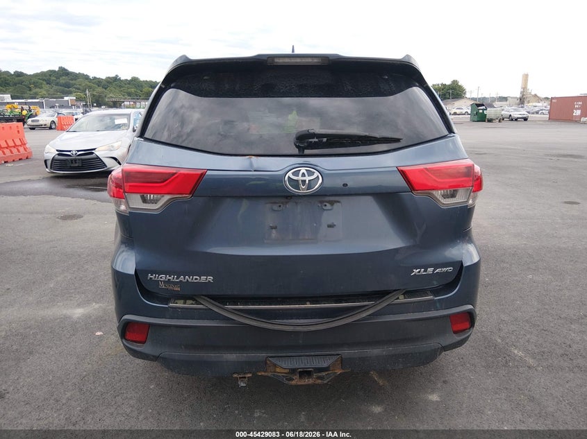 TOYOTA HIGHLANDER - zdjęcie 16