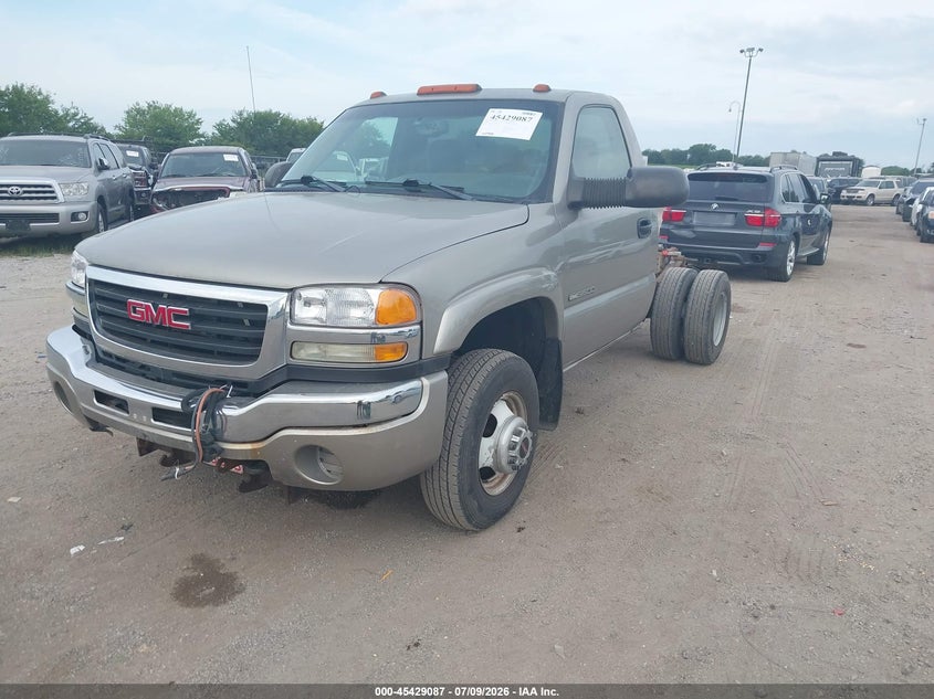 1GDJK34U03E239774 2003 GMC SIERRA 3500 CHASSIS SLE photo 1