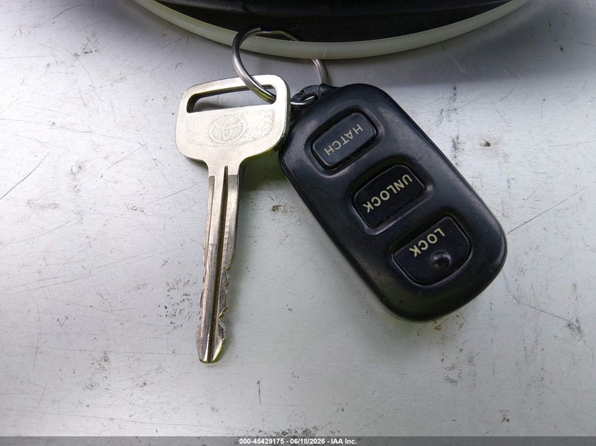 2003 Toyota Matrix Standard VIN: 2T1KR32E53C016259 Lot: 45429175