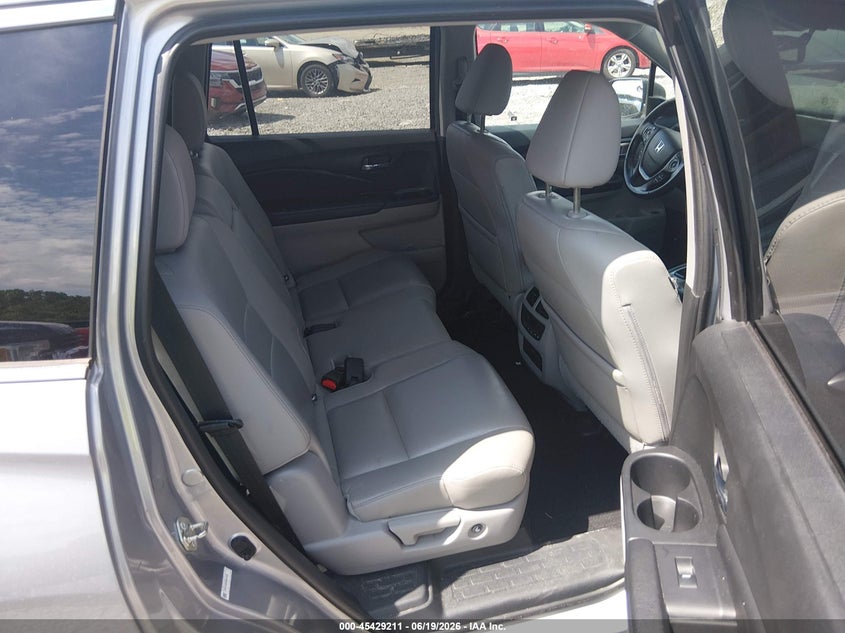2016 HONDA PILOT auction photo 8
