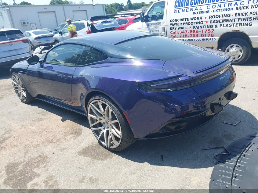 2020 ASTON MARTIN DB11 auction photo 3