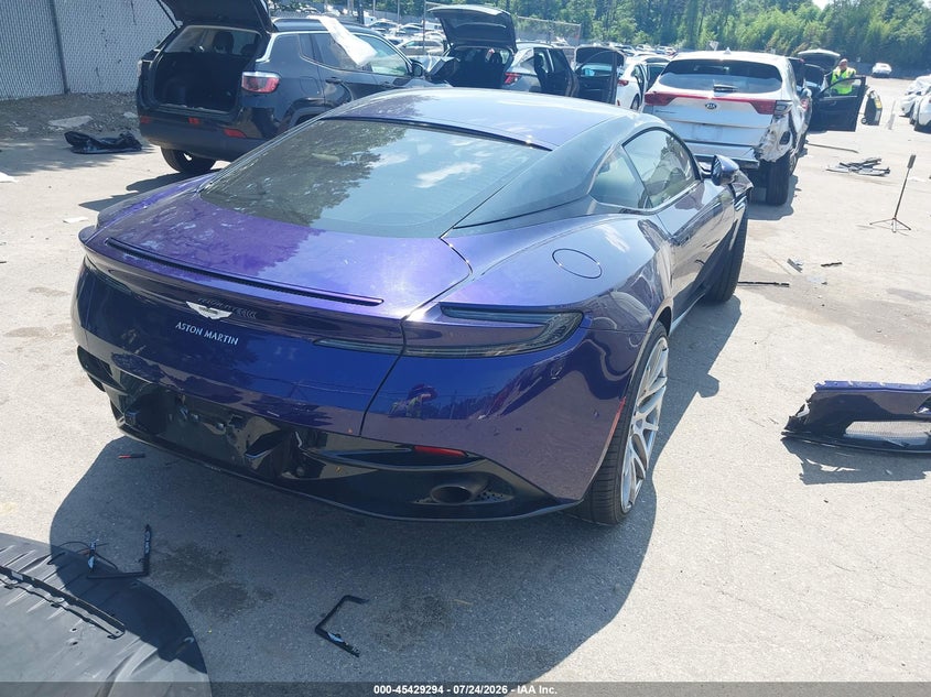 2020 ASTON MARTIN DB11 auction photo 4