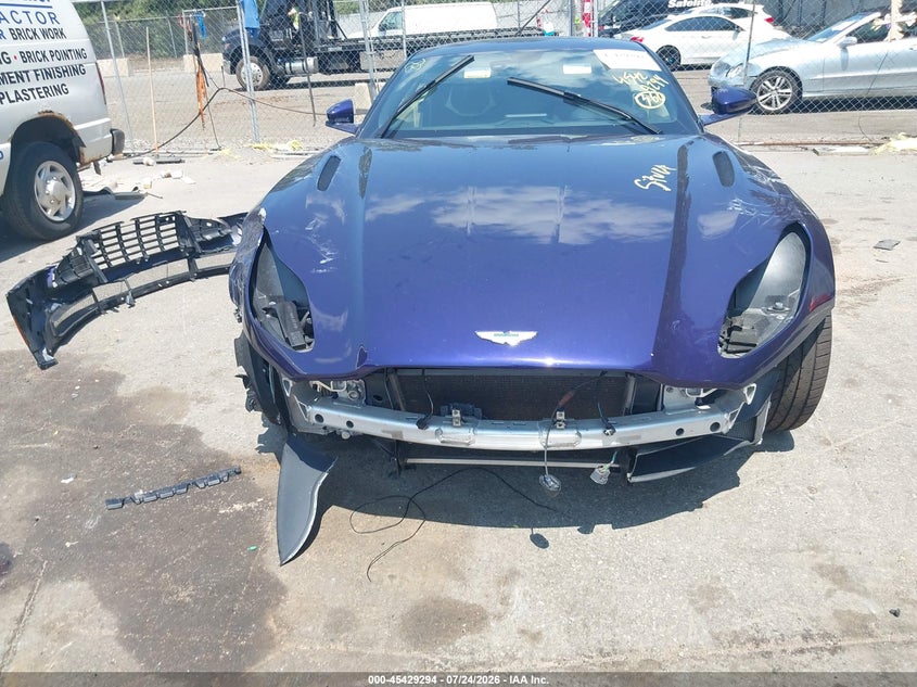 2020 ASTON MARTIN DB11 auction photo 6