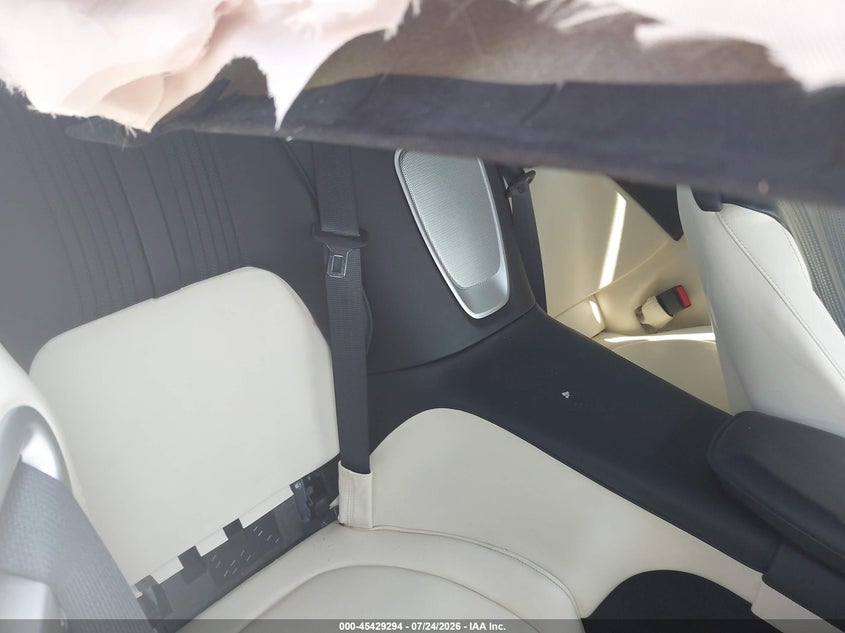 2020 ASTON MARTIN DB11 auction photo 8