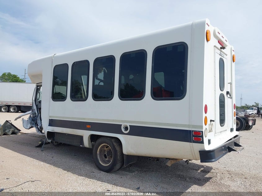 2019 FORD E-450 CUTAWAY auction photo 3