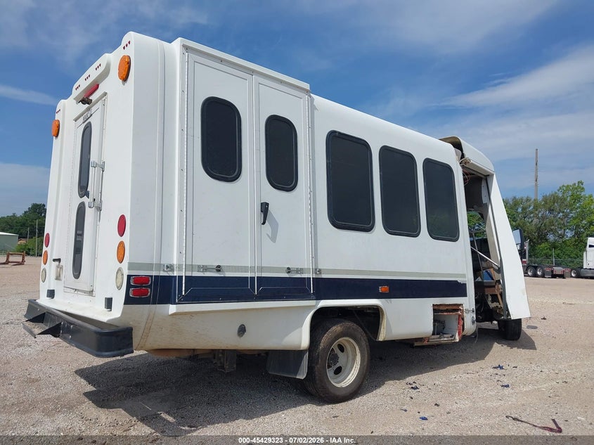 2019 FORD E-450 CUTAWAY auction photo 4