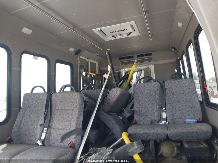 2019 FORD E-450 CUTAWAY auction photo 7