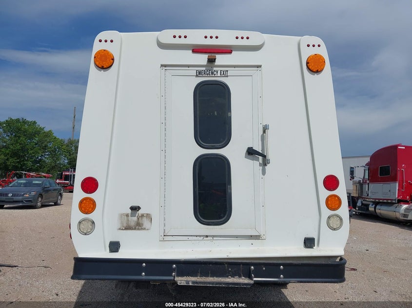 2019 FORD E-450 CUTAWAY auction photo 8