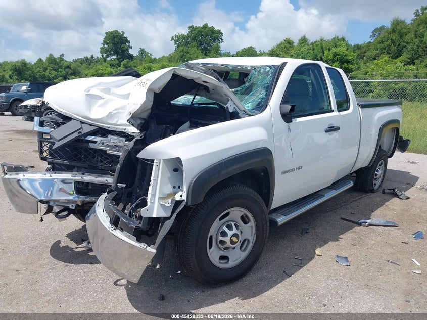 2011 Chevrolet Silverado, Rollover, IAAI, VIN 1GC2CVCG8BZ144335 — photo 2