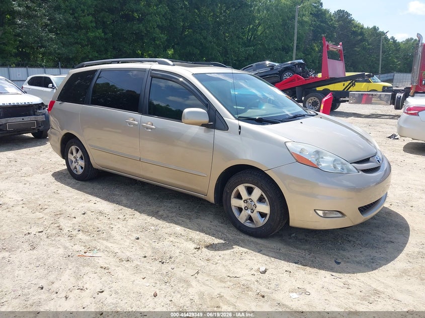 2008 TOYOTA SIENNA XLE