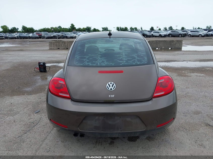 VOLKSWAGEN BEETLE 2014 VIN 3VWJL7AT2EM651595