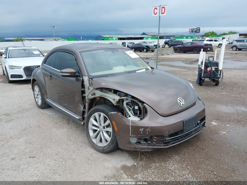 2014 VOLKSWAGEN BEETLE auction photo 1
