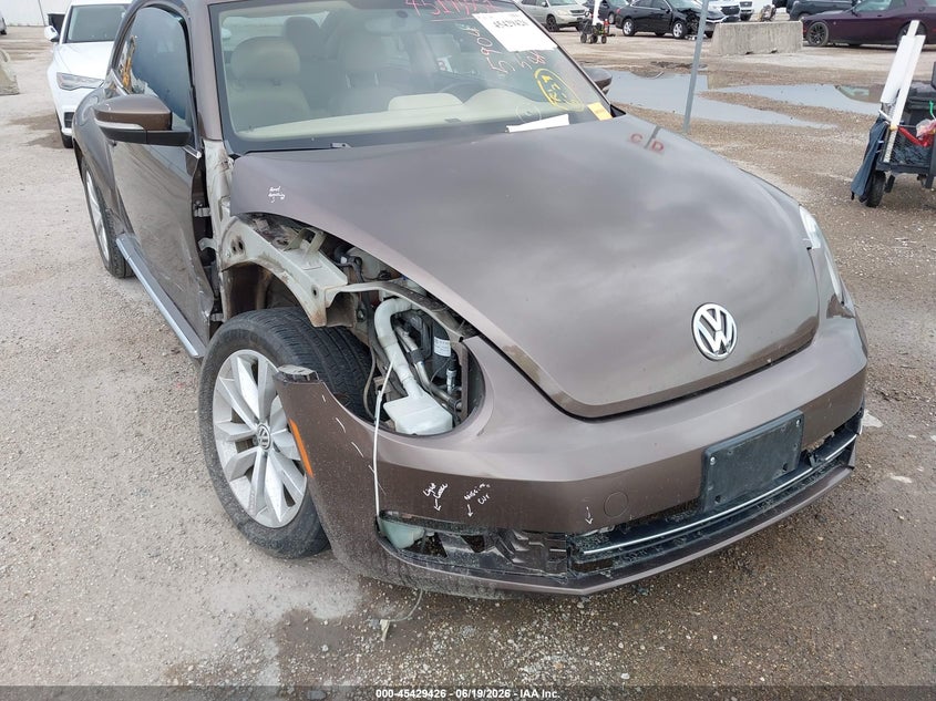 2014 VOLKSWAGEN BEETLE auction photo 6