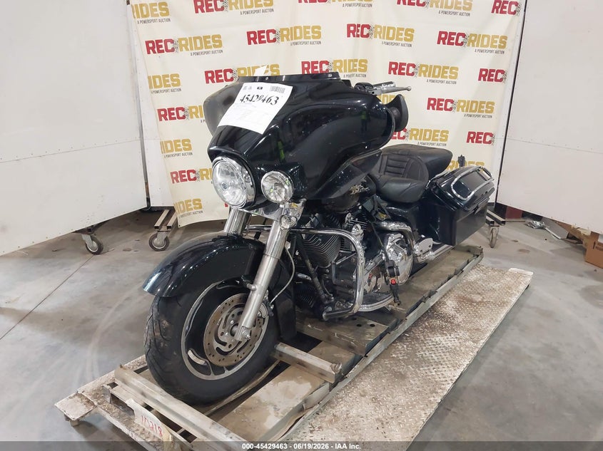 2007 HARLEY-DAVIDSON FLHX auction photo 2