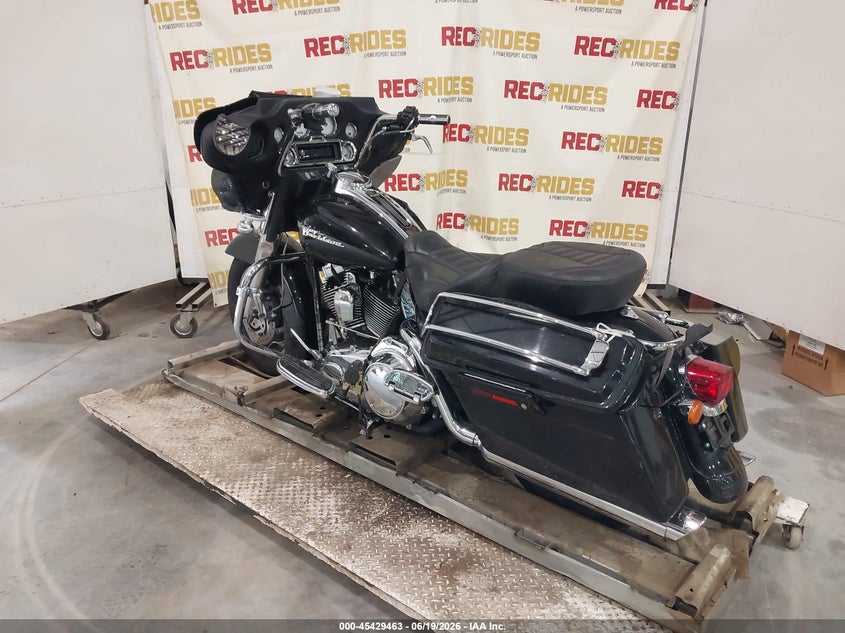 2007 HARLEY-DAVIDSON FLHX auction photo 3