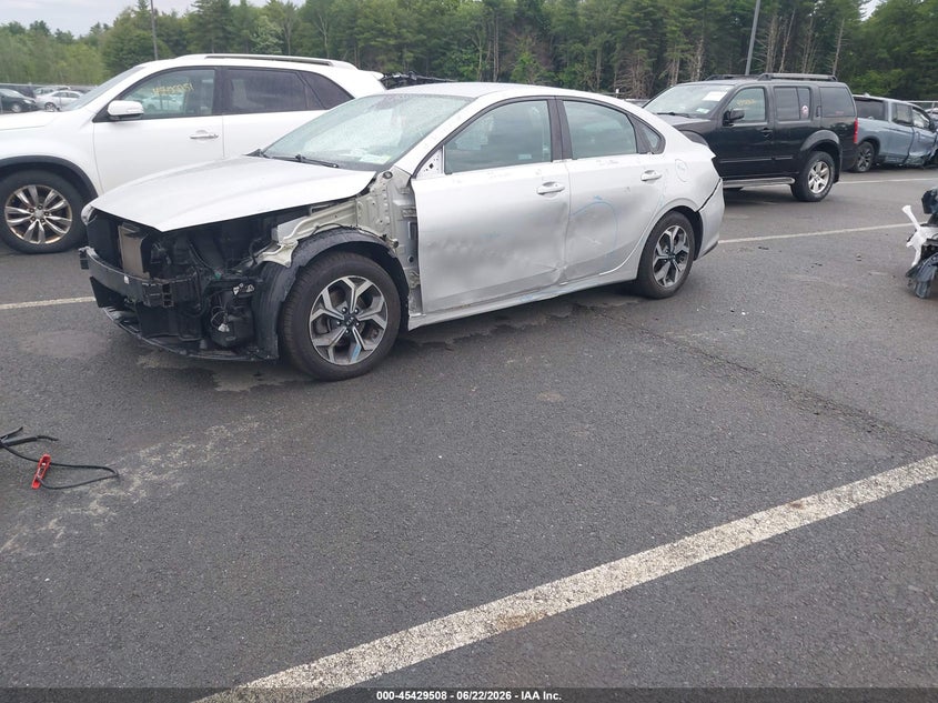 2019 Kia Forte, Front End, IAAI, VIN 3KPF24AD6KE059495 — photo 2
