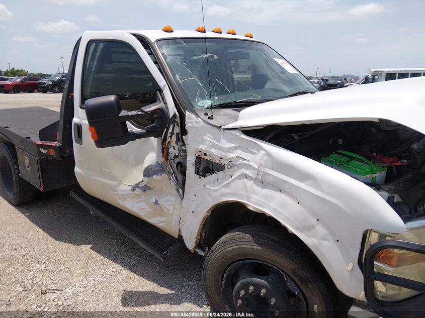 2008 Ford F-550 Chassis Xl/Xlt VIN: 1FDAF56R08EC98078 Lot: 45429539