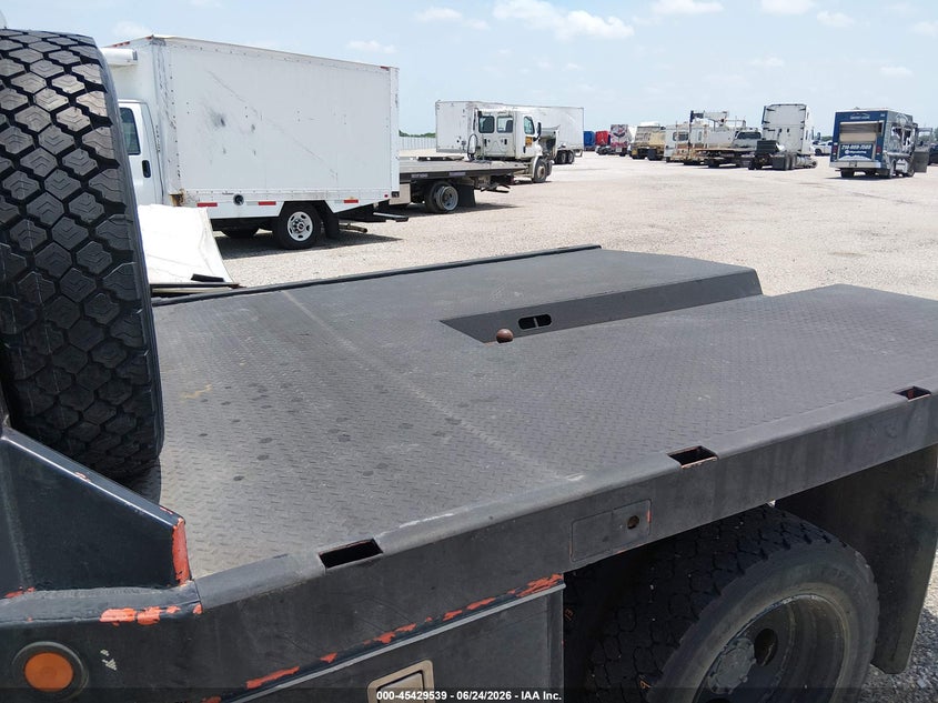 2008 Ford F-550 Chassis Xl/Xlt VIN: 1FDAF56R08EC98078 Lot: 45429539