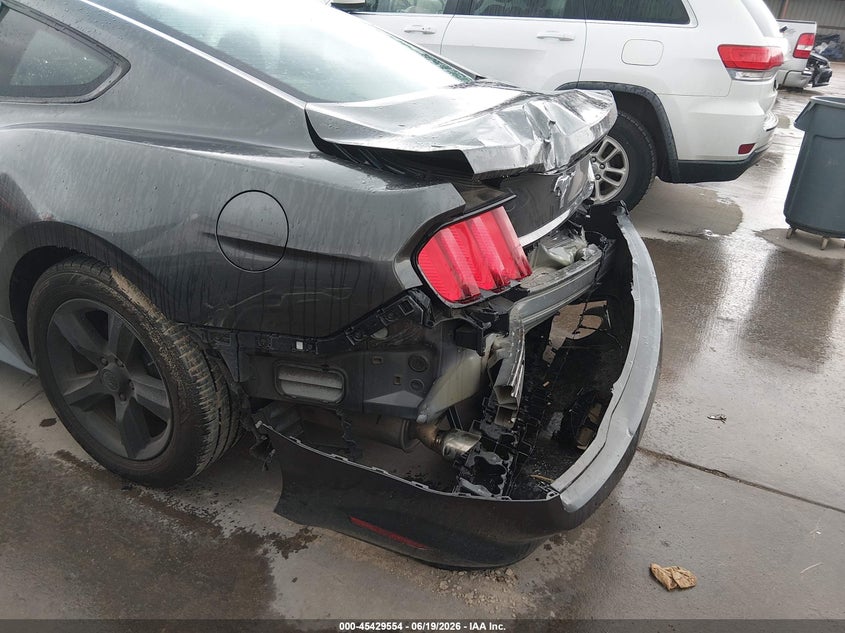 2017 FORD MUSTANG auction photo 6