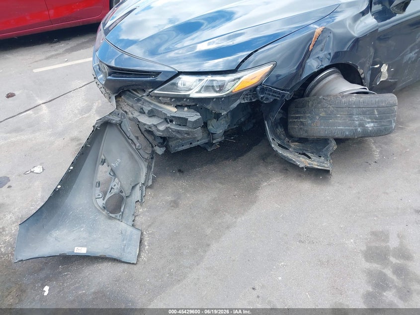 2019 TOYOTA CAMRY auction photo 6