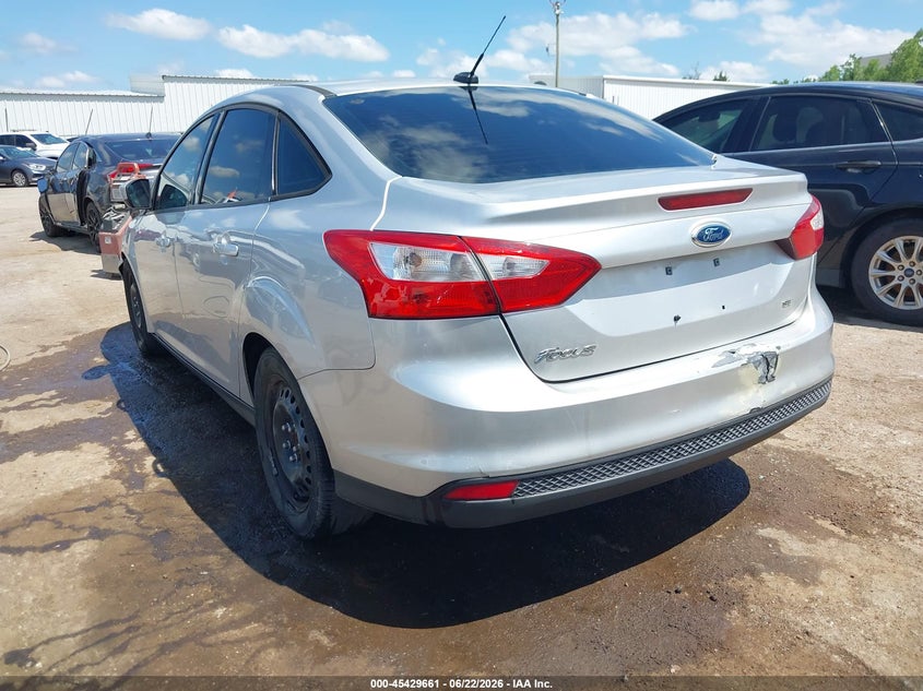 Vin: 1fahp3f2xcl273027, lot: 45927761, ford focus se 20123