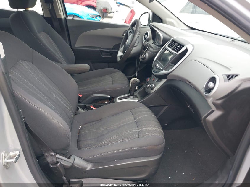 2018 CHEVROLET SONIC auction photo 5