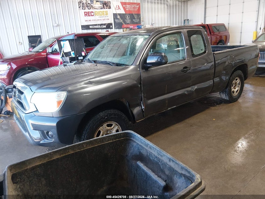 2015 TOYOTA TACOMA auction photo 2