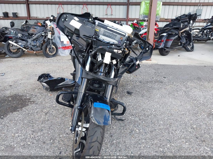 2025 HARLEY-DAVIDSON FLHX auction photo 5