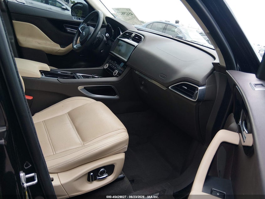 JAGUAR F-PACE - zdjęcie 5