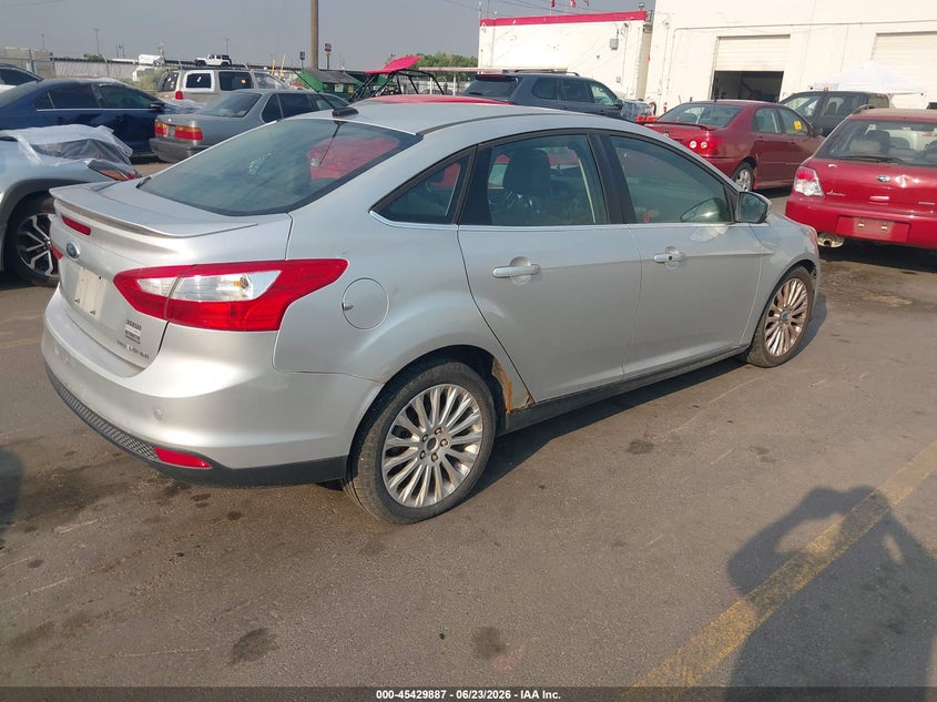 Vin: 1fahp3j21cl133049, lot: 45927987, ford focus titanium 20124