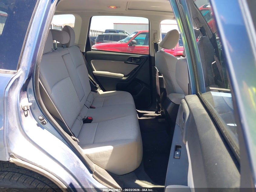 2015 SUBARU FORESTER auction photo 8