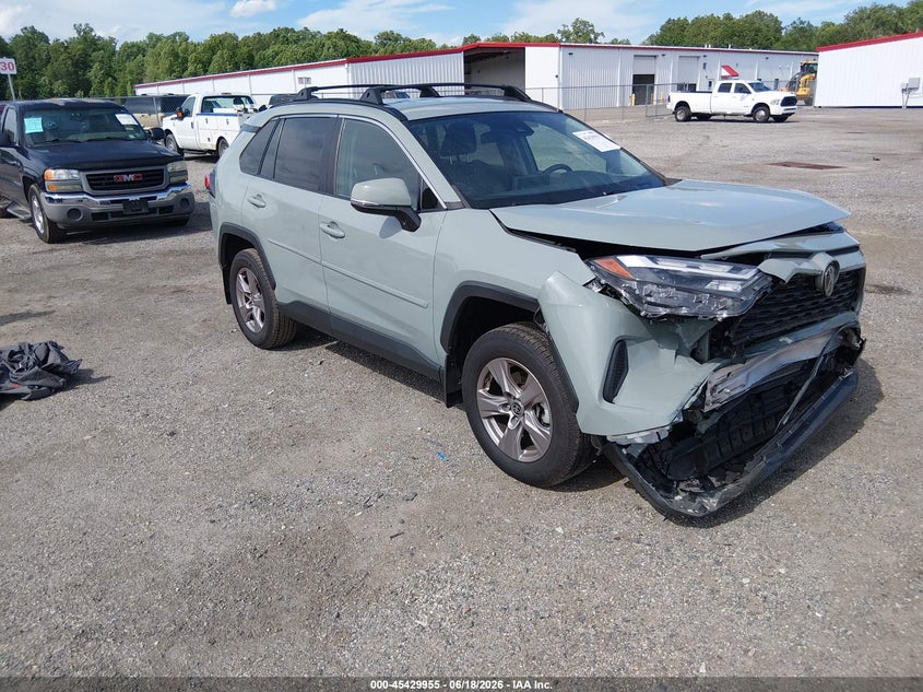 2022 TOYOTA RAV4 XLE