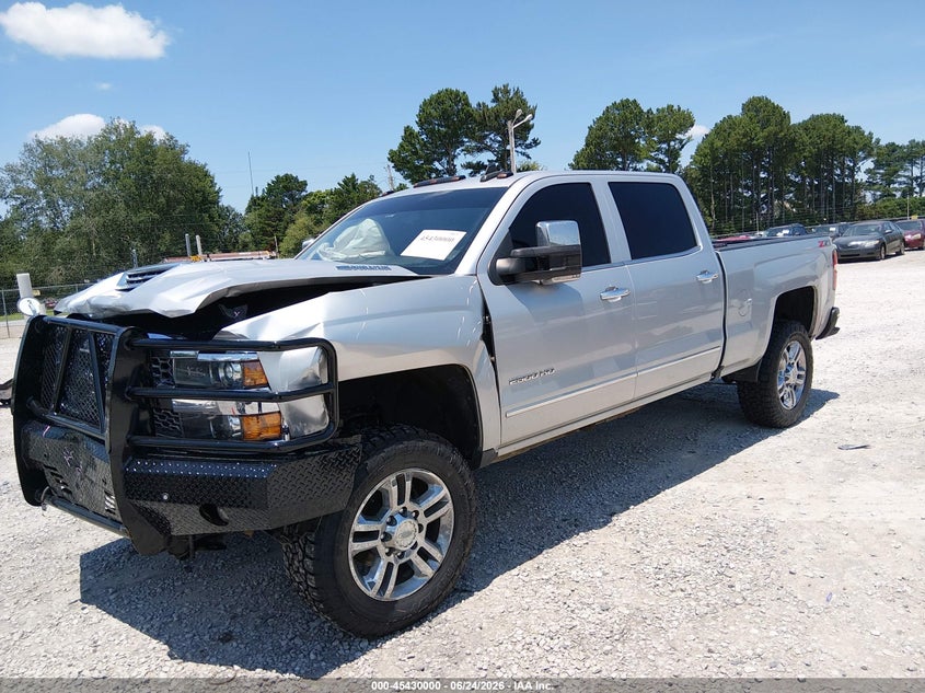 2018 CHEVROLET SILVERADO 2500HD auction photo 2