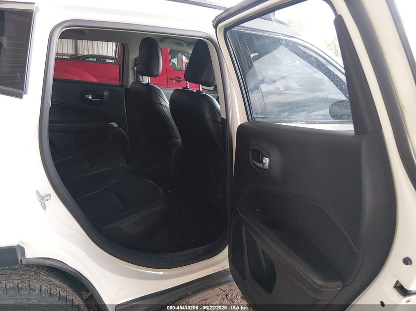 2019 JEEP COMPASS auction photo 8