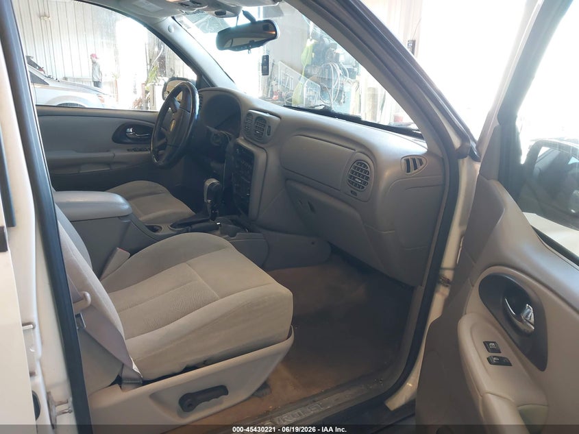 2005 CHEVROLET TRAILBLAZER EXT auction photo 5