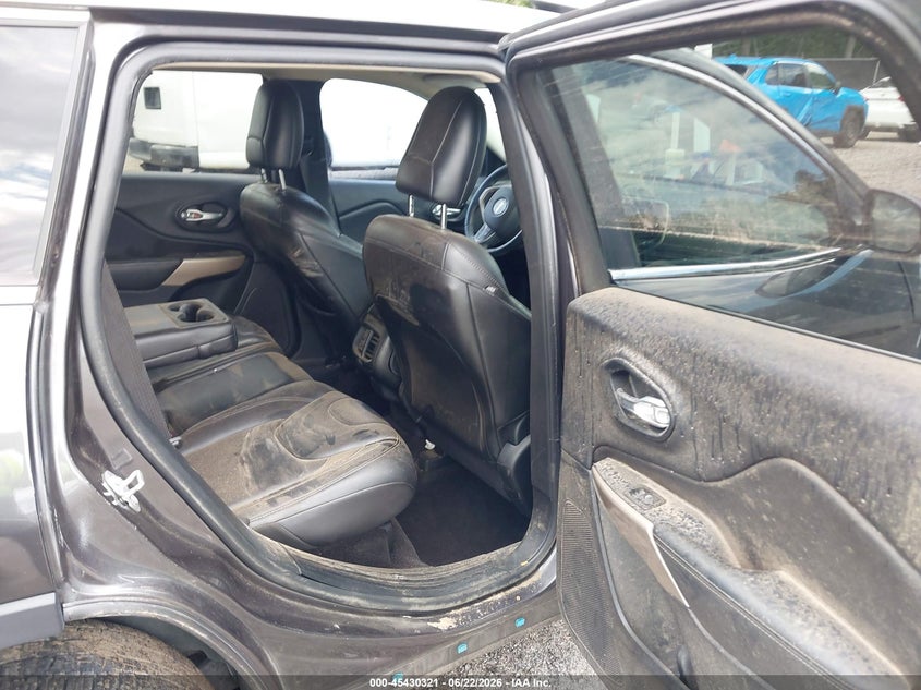 2017 JEEP CHEROKEE auction photo 8