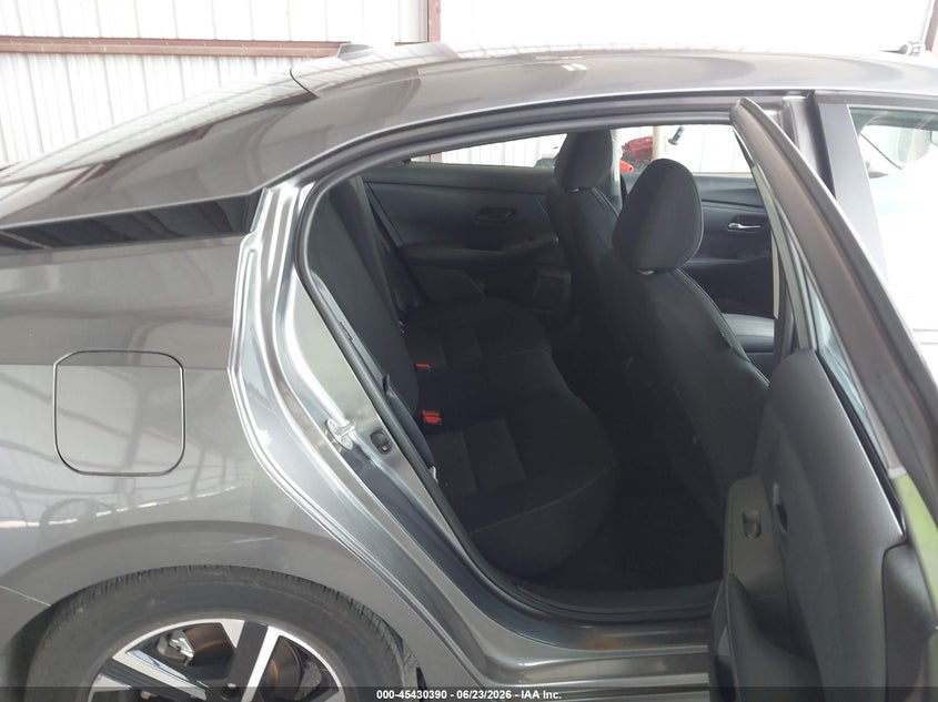 2025 NISSAN SENTRA auction photo 8