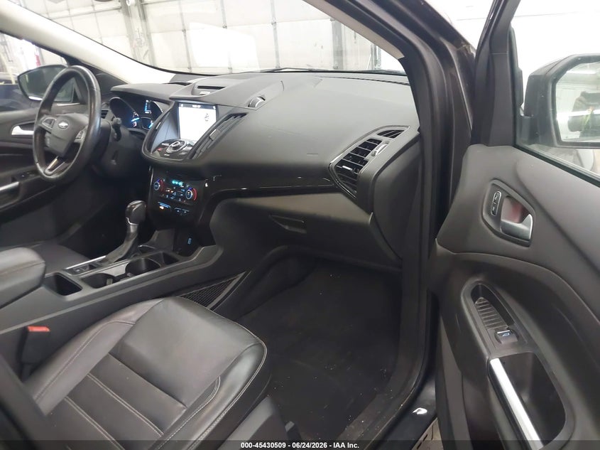 2017 FORD ESCAPE auction photo 5