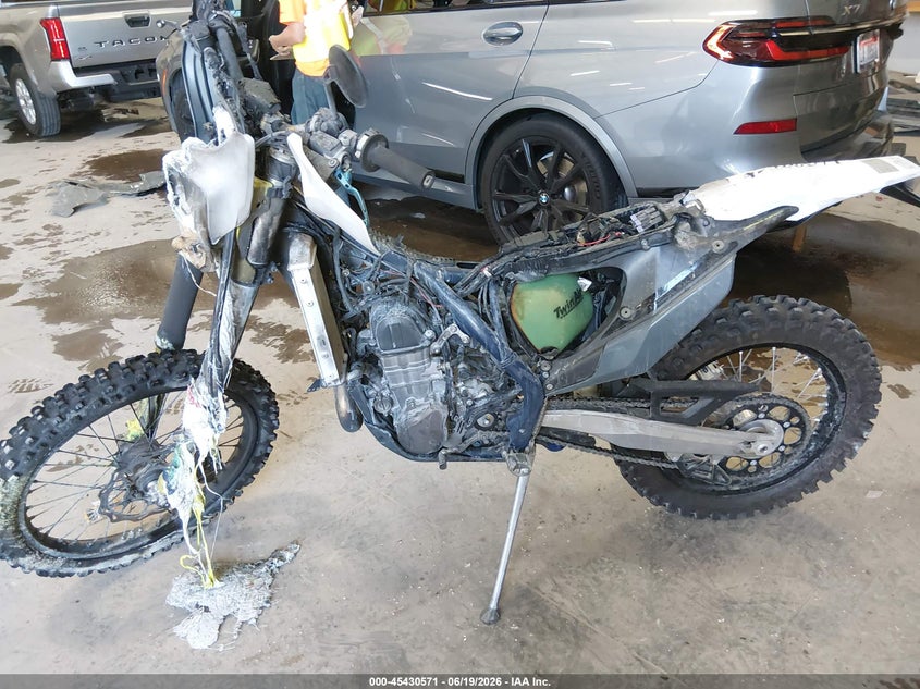 2021 Husqvarna Fe501 VIN: VBKUAM409MM432423 Lot: 45430571