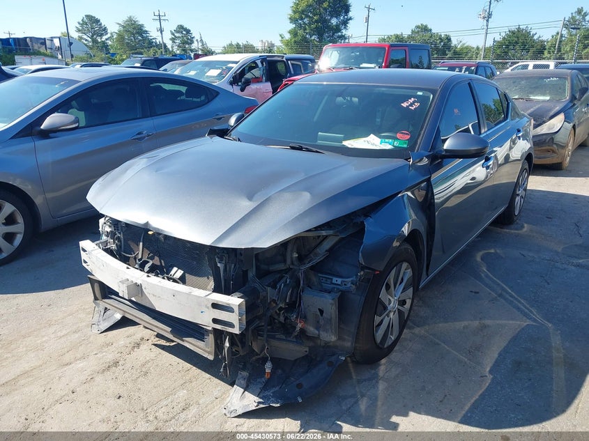 2019 NISSAN ALTIMA auction photo 2