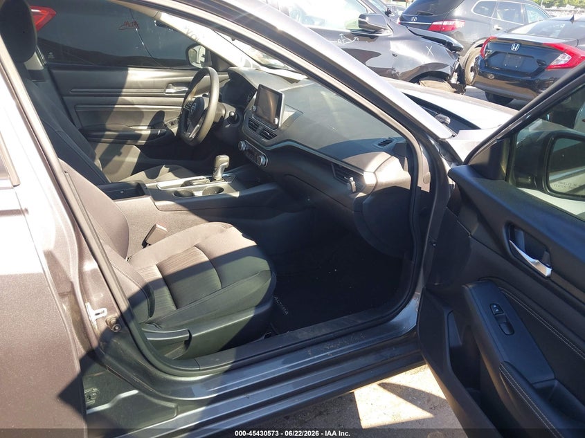 2019 NISSAN ALTIMA auction photo 5
