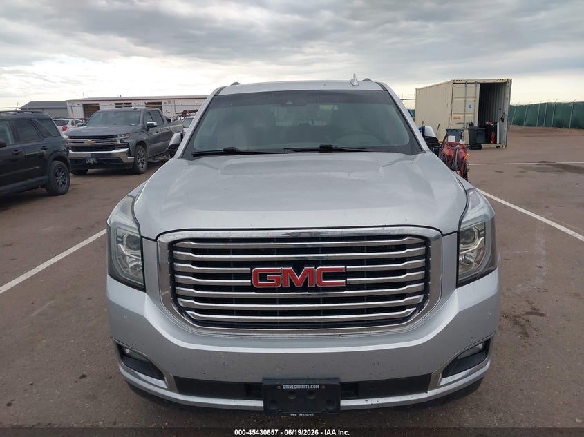 2017 GMC YUKON XL auction photo 6