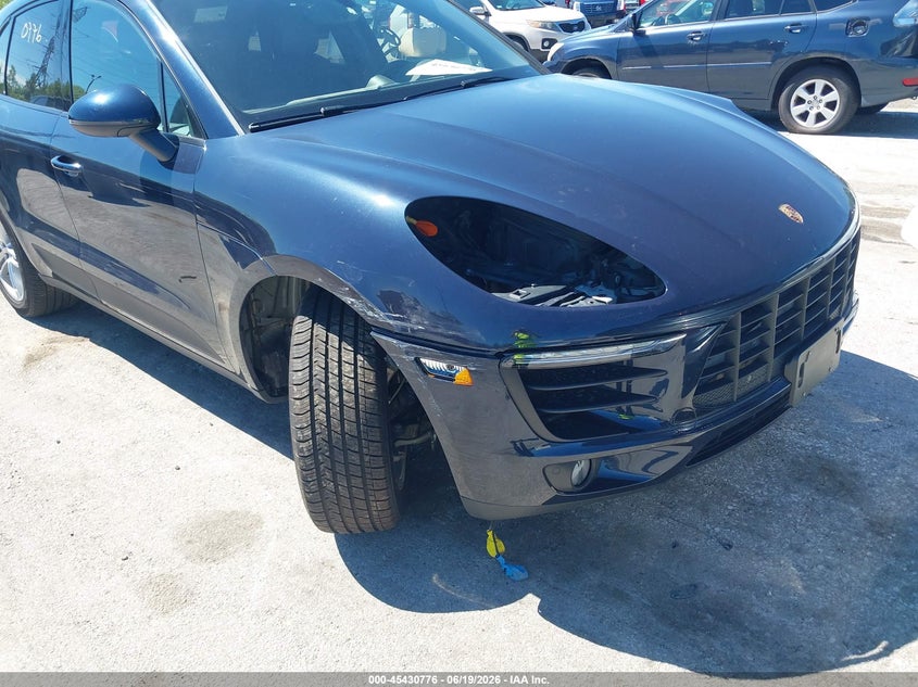 2017 Porsche Macan VIN: WP1AA2A52HLB02979 Lot: 45430776