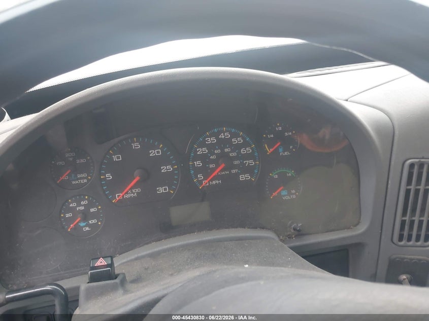 2002 INTERNATIONAL 4000 auction photo 5