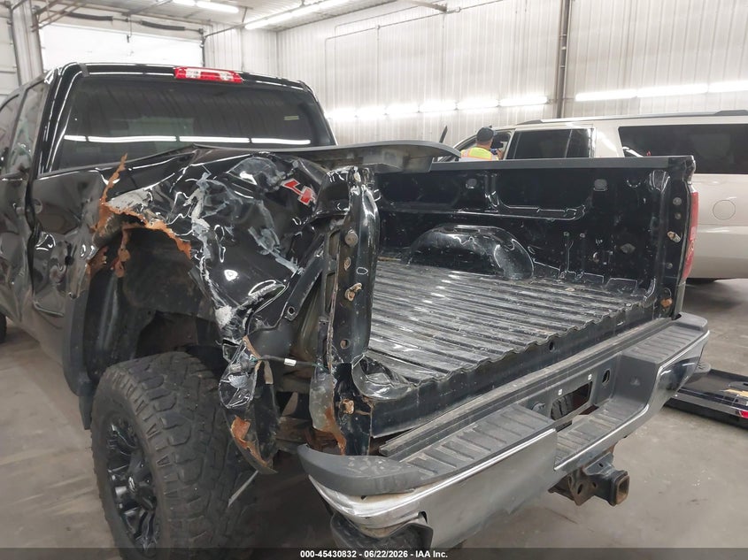 CHEVROLET SILVERADO 2500HD 2015 VIN 1GC2KUE81FZ132987