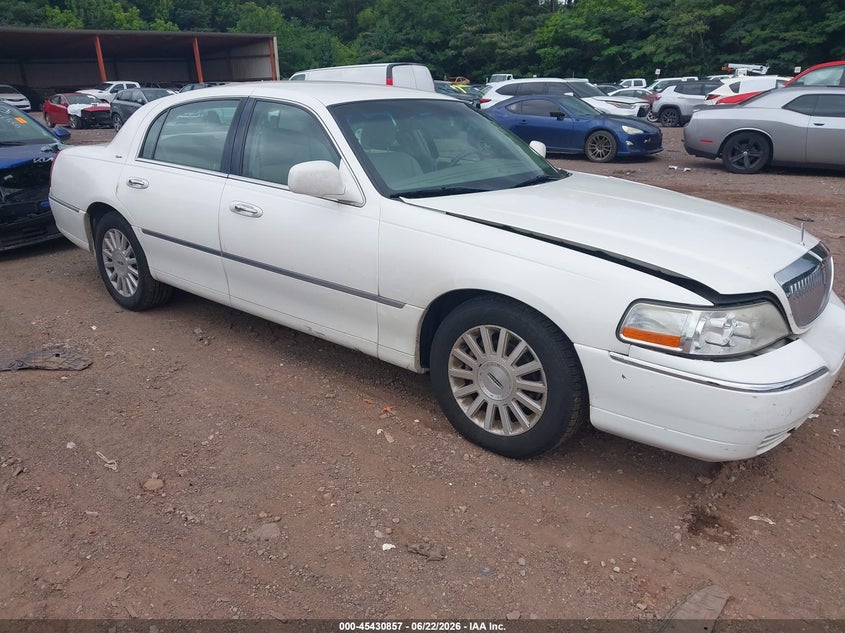 2004 Lincoln Town Car