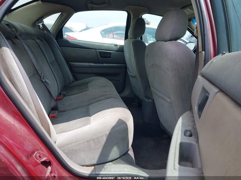 2004 FORD TAURUS auction photo 8