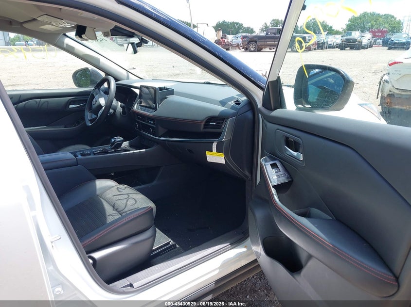 2025 NISSAN ROGUE auction photo 5