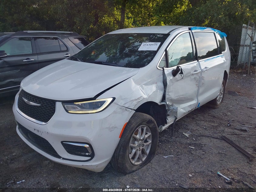 Vin: 2c4rc1fg3rr130057, lot: 45929039, chrysler pacifica touring 20242